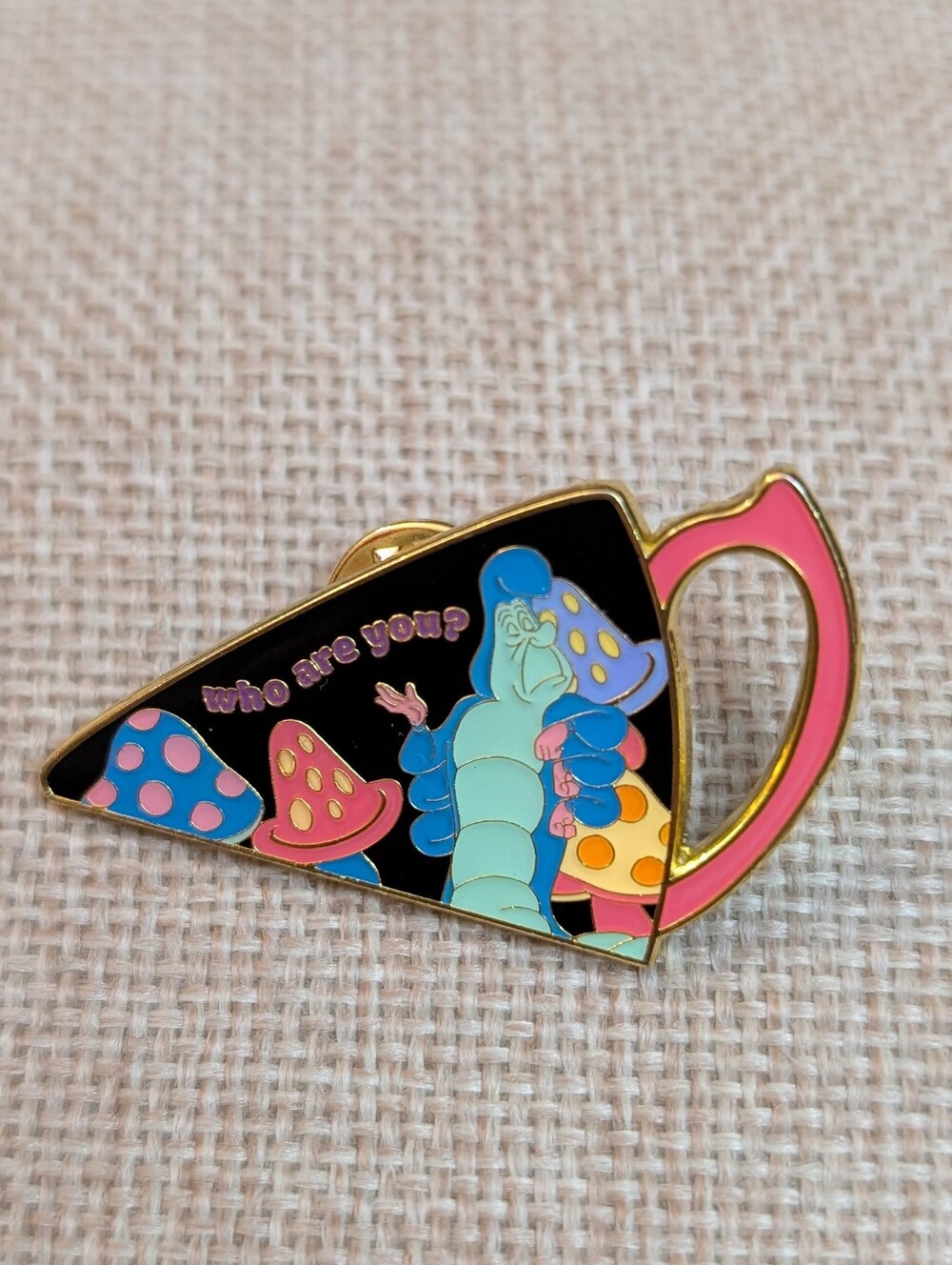 Loungefly Disney Alice In Wonderland Tea Cup Pin - Caterpillar - absolem